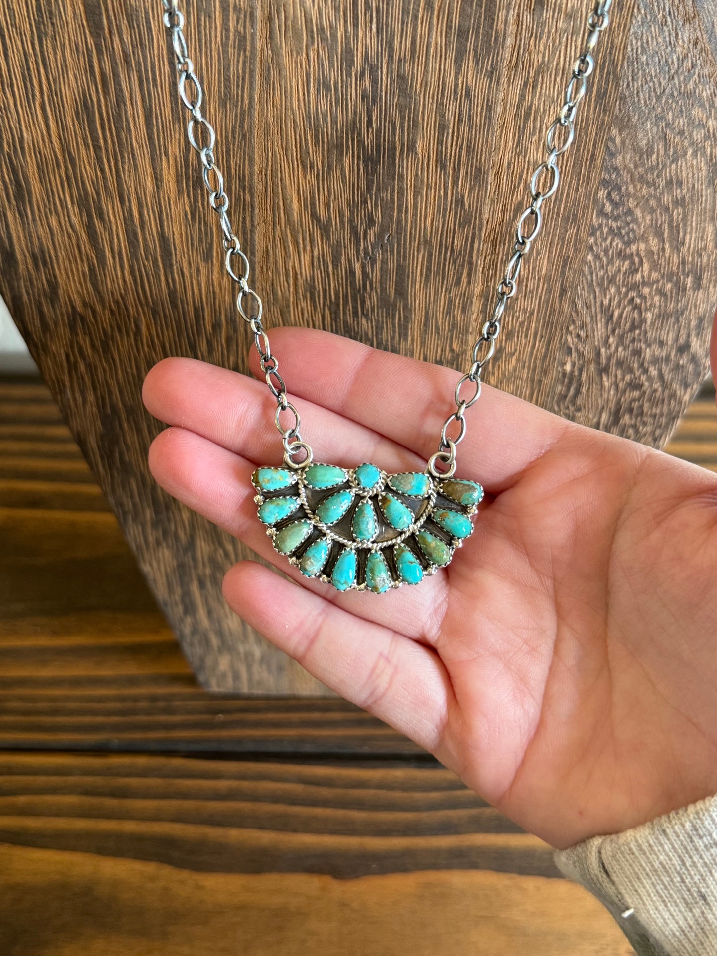 Half cluster Turquoise necklace