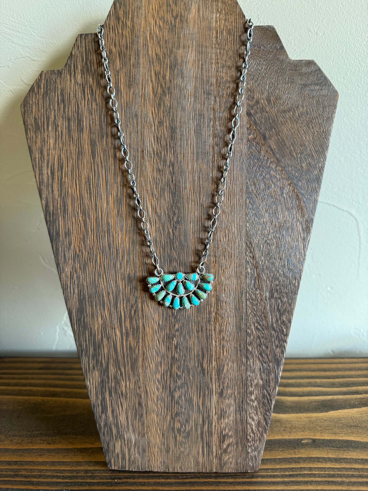 Half cluster Turquoise necklace