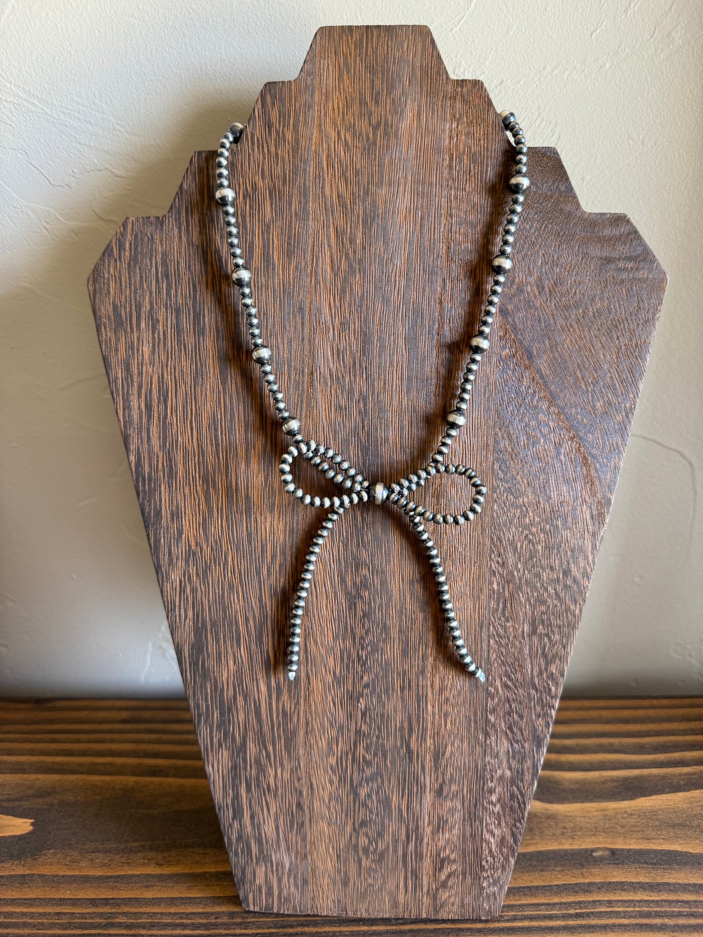 Navajo Pearl Bow necklace